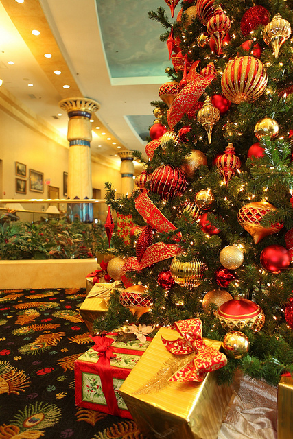 Christmas Tree Decorations - Golden Tree
